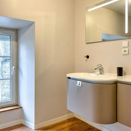 Lovely In Hauteville-sur-Mer