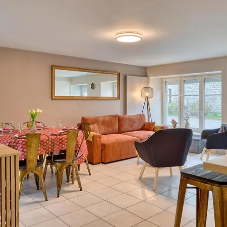 2 Bedroom Awesome In Feriehus Hauteville-sur-Mer